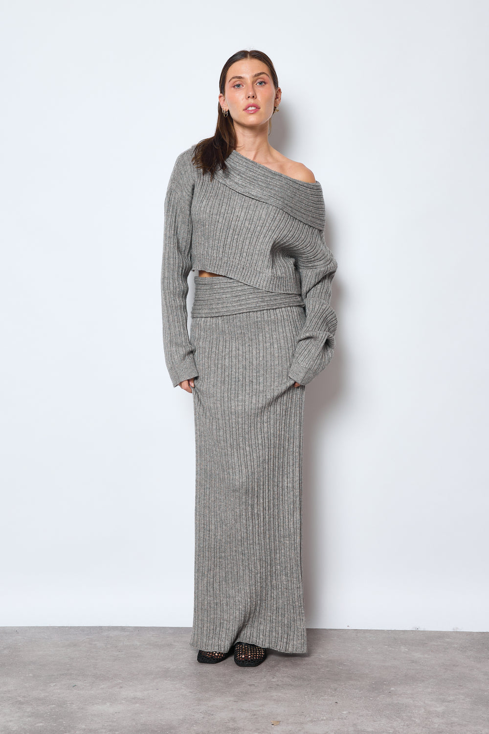 ENSEMBLE PULL ET JUPE TAM
