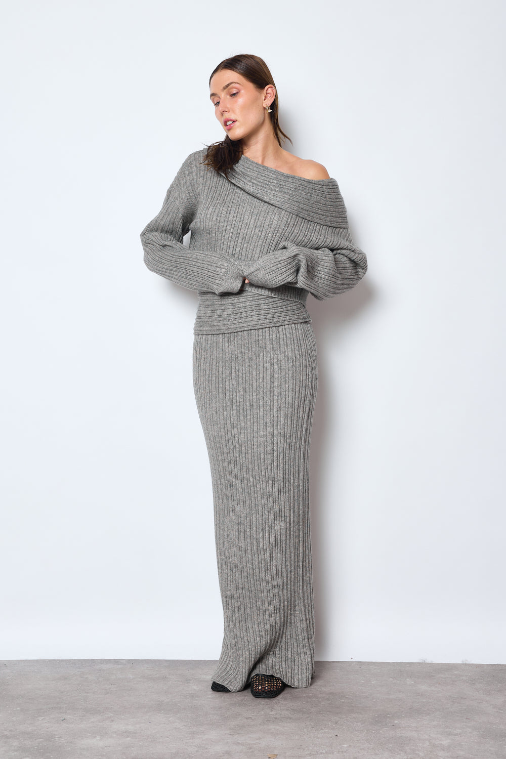 ENSEMBLE PULL ET JUPE TAM