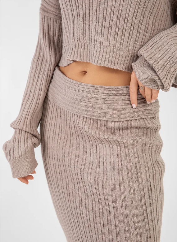 ENSEMBLE PULL ET JUPE TAM
