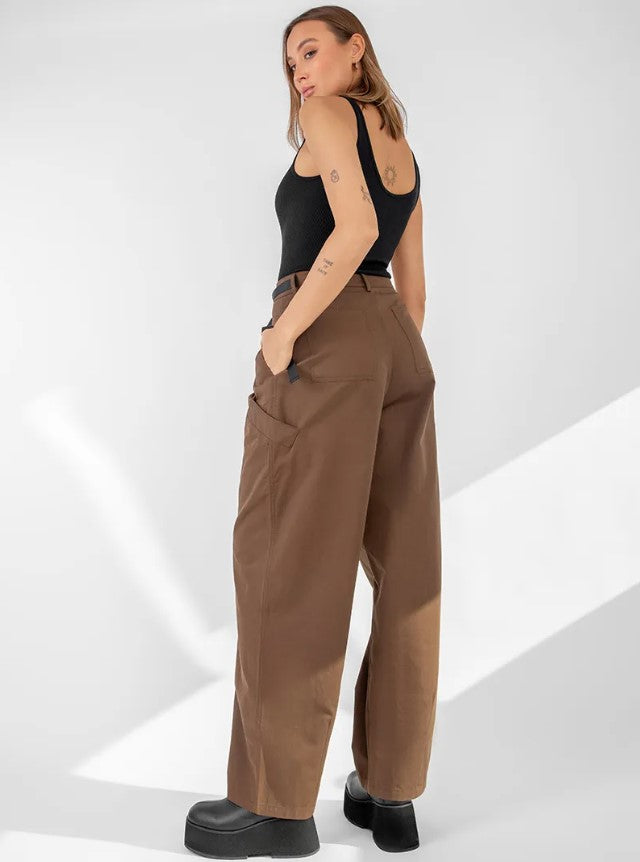 PANTALON CARGO A DETAIL BOUCLE