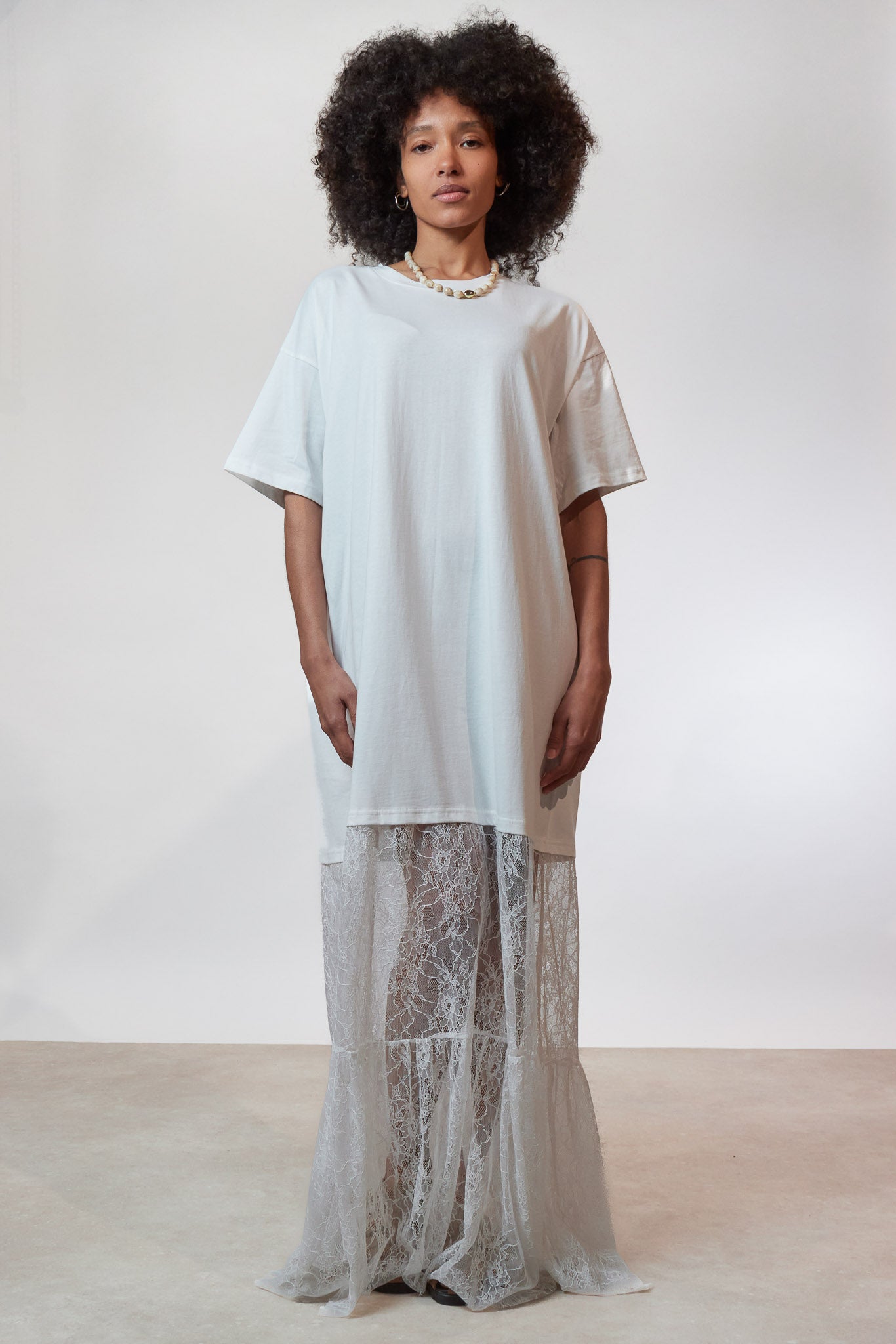 Robe t-shirt à dentelle